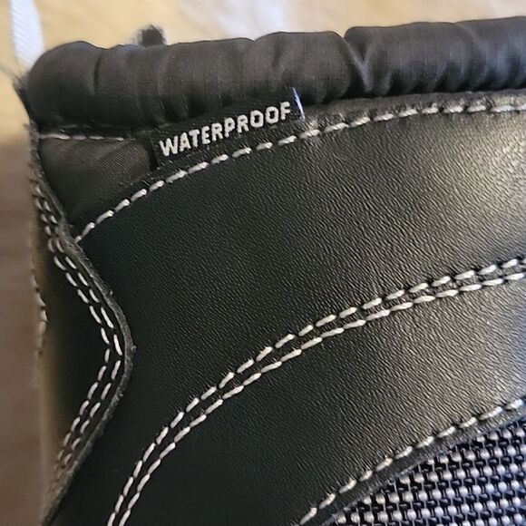 THE NORTH FACE TNF BLACK ALPENGLOW IV WATERPROOF WINTER BOOTS, SIZE 2 - Picture 11 of 11